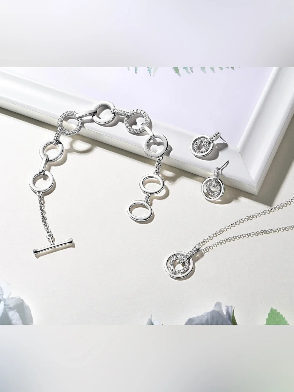 Swarovski Circle Link Jewelry Set - Silver Pendant, Bracelet & Earrings KG